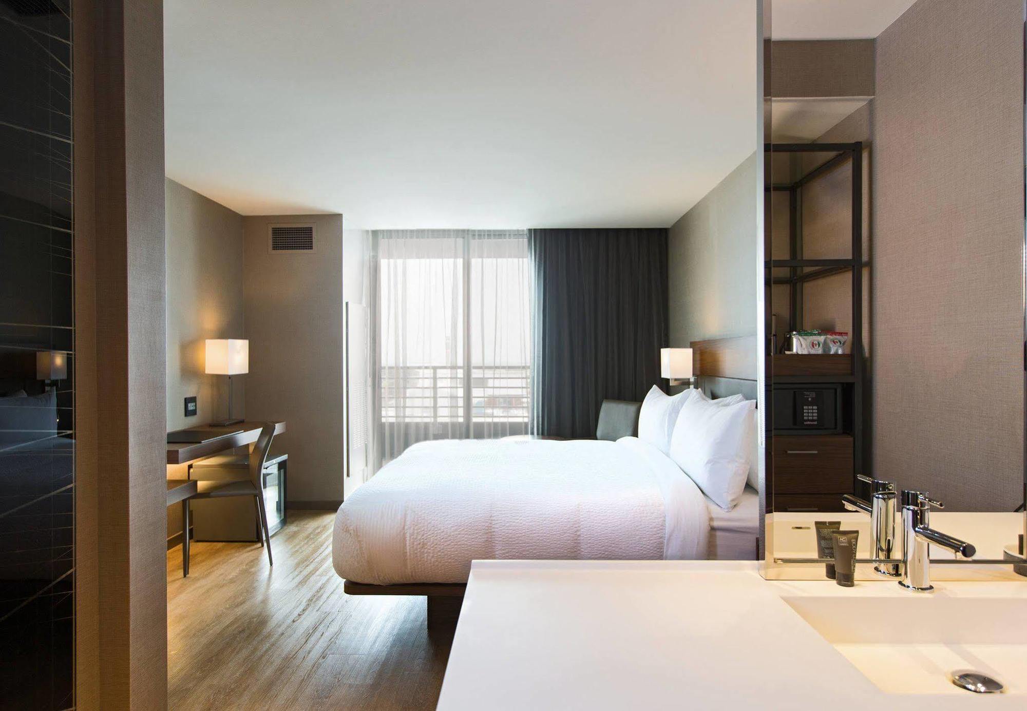 Ac Hotel Cincinnati At Liberty Center West Chester Exterior photo